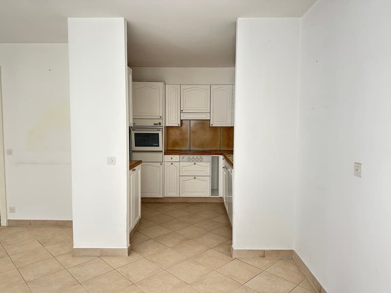 Prächtige 3.5-Zimmer-Wohnung mit Terrasse zur Verkauf in unmittelbarer Nähe des Sees (9)