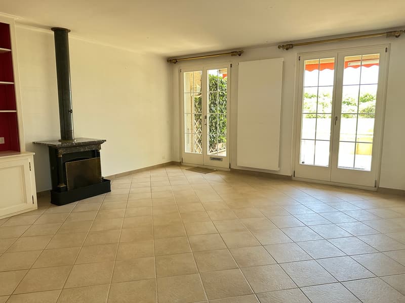 Prächtige 3.5-Zimmer-Wohnung mit Terrasse zur Verkauf in unmittelbarer Nähe des Sees (4)