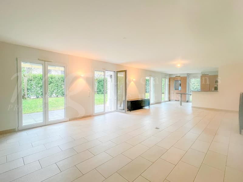 SUPERB 7-ROOM APARTMENT - IN THE ATTIC - WITH LARGE PRIVATE GARDEN AROUND 340 M2 - 4 BEDROOMS (2)