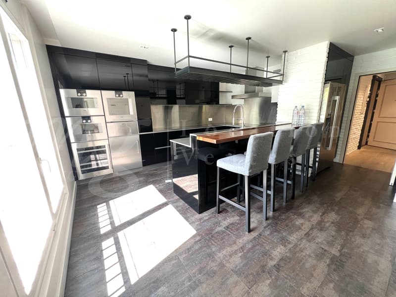SUPERB APARTMENT OF 7 ROOMS, 250 m2, WITH LARGE TERRACE - 3 BALCONIES AND UNOBSTRUCTED VIEW (10)