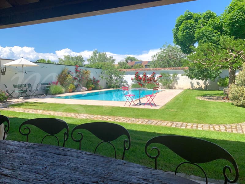 GRANDE MAISON DE MAITRE DE 12 PIECES AVEC BEAUCOUP DE CHARME - JARDIN PRIVATIF & PISCINE - 8 chambres (3)