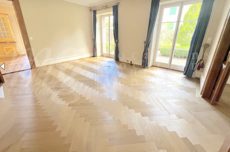 GRANDE MAISON DE MAITRE DE 12 PIECES AVEC BEAUCOUP DE CHARME - JARDIN PRIVATIF & PISCINE - 8 chambres (9)
