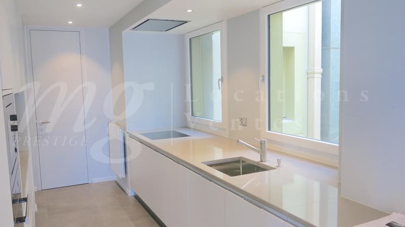 SUPERBE ATTIQUE DE 170 m2 AVEC VUE SUR LE DEGAGEE SUR LE LAC (5)