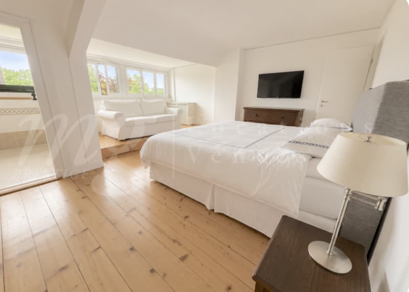 APPARTAMENTO FAMILIARE MOLTO GRANDE DI 8 LOCALI CON GIARDINO - VISTA LAGO PARZIALE (8)