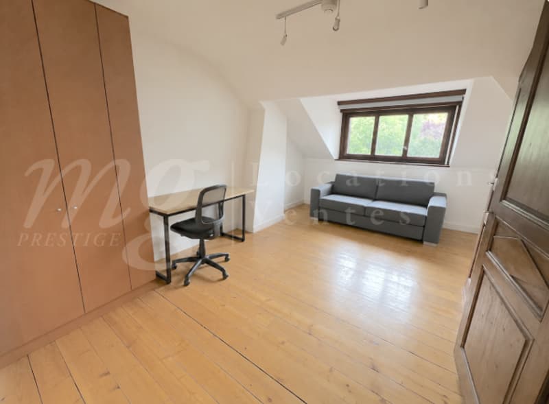 APPARTAMENTO FAMILIARE MOLTO GRANDE DI 8 LOCALI CON GIARDINO - VISTA LAGO PARZIALE (13)