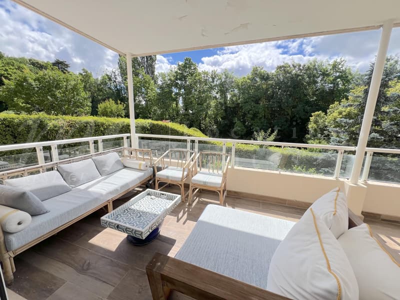 SUPERBA APPARTAMENTO DI 7 LOCALI DI 250 m2 CON LARGA TERRAZZA -+ 3 BALCONI E VISTA LIBERA (1)