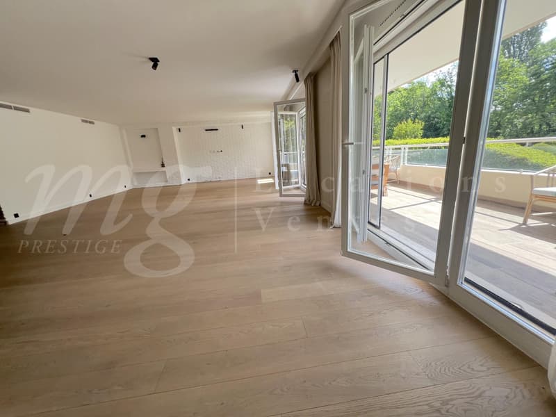 SUPERBA APPARTAMENTO DI 7 LOCALI DI 250 m2 CON LARGA TERRAZZA -+ 3 BALCONI E VISTA LIBERA (3)