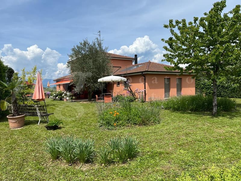 Großes individuelles Familienhaus von 250 m2 Wohnfläche - Bezaubernder umzäunter Garten von 1000 m2 - Ruhig (1)