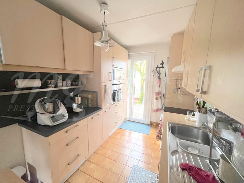 SEHR SELTEN !! SCHÖNES 7-ZIMMER-HAUS MIT 170 m2 UMWELT MIT SÜDGARTEN + PRIVATPARK VON 1500 m2 UND TENNISPLATZ!! (6)