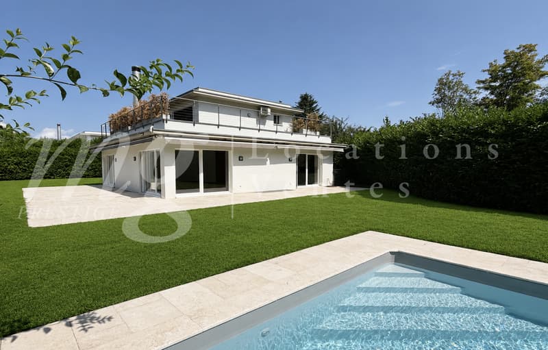 En exclusivité ! MAGNIFIQUE MAISON MODERNE DE 300 M2 AVEC GRAND JARDIN ET PISCINE (2)