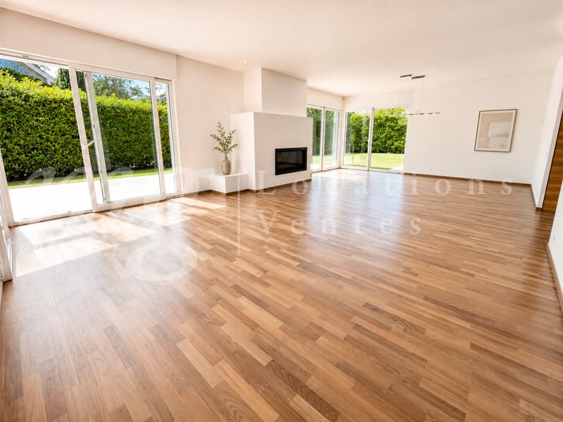 En exclusivité ! MAGNIFIQUE MAISON MODERNE DE 300 M2 AVEC GRAND JARDIN ET PISCINE (4)
