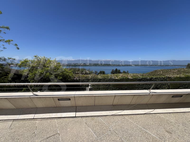MODERN HOUSE of 400 m2 living space - 180 PANORAMIC VIEW of the LAKE - SWIMMING POOL - ELEVATOR (7)