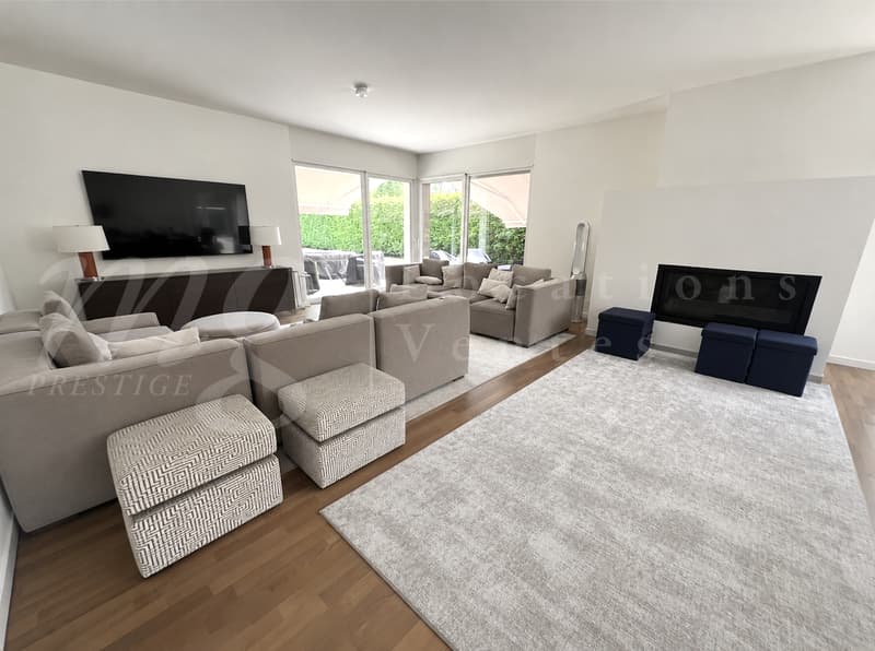 In esclusiva! MAGNIFICA CASA MODERNA DI 300 M2 CON GRANDE GIARDINO E PISCINA (8)