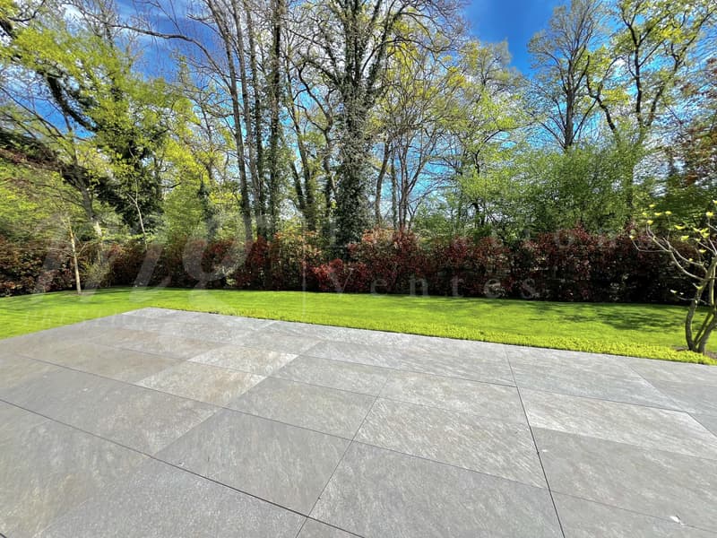 SUPERBA E GRANDE CASA DI 10 LOCALI - 350 m2 - HPE - GIARDINO DI 1100 m2 E GRANDE JACUZZI ESTERNO (4)