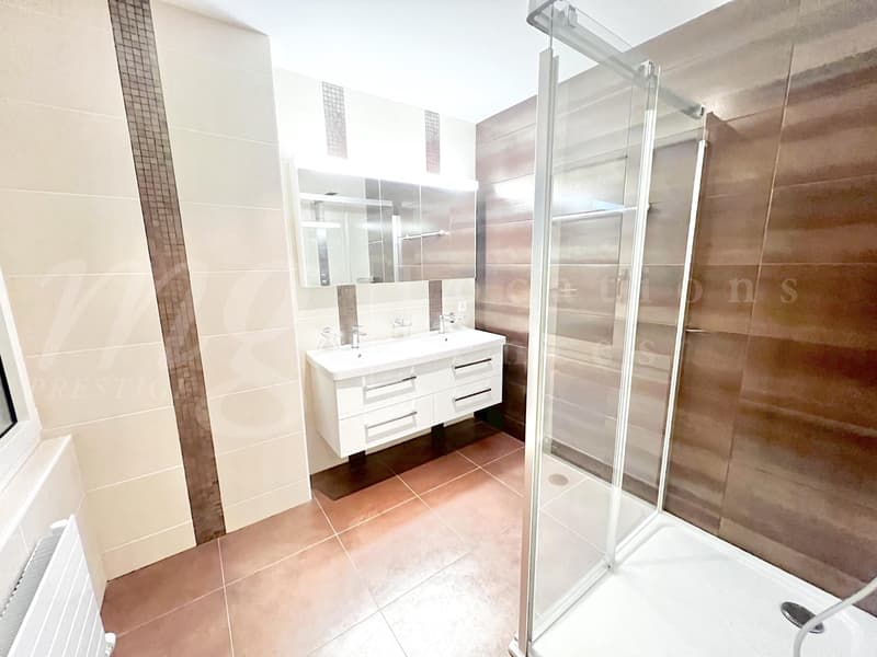 SUPERBA E GRANDE CASA DI 10 LOCALI - 350 m2 - HPE - GIARDINO DI 1100 m2 E GRANDE JACUZZI ESTERNO (11)
