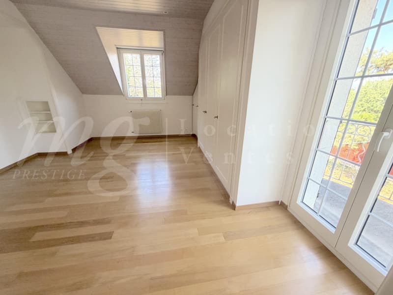 TRES BELLE ET GRANDE MAISON INDIVIDUELLE DE 9 PIECES - 5 CHAMBRES - PISCINE (11)