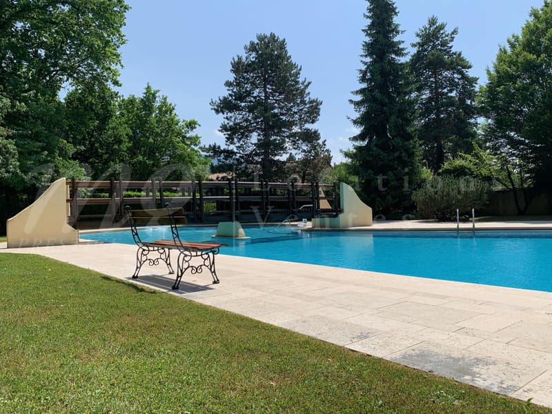 TRES BELLE ET GRANDE MAISON INDIVIDUELLE DE 9 PIECES - 5 CHAMBRES - PISCINE (3)