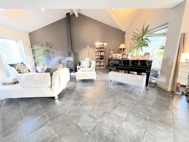 SUPERBE MAISON INDIVIDUELLE DE 250 m2 hab - RAVISSANT JARDIN CLOTUREE - ARBORISE - ET CALME DE 1100 m2 (5)
