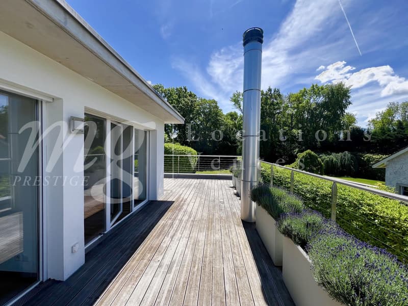 En exclusivité ! MAGNIFIQUE MAISON CONTEMPORAINE DE 8 PIECES AVEC JARDIN ARBORE ET GRANDE PISCINE (9)