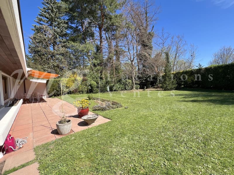 GRANDE MAISON INDIVIDUELLE DE 8 PIECES -- GRAND JARDIN CLOTURE ARBORE AVEC PISCINE (3)