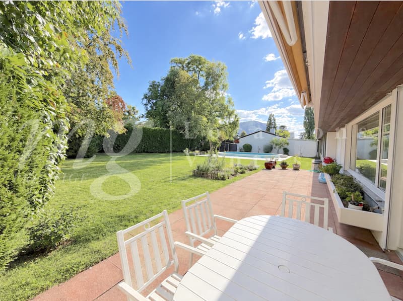 GRANDE MAISON INDIVIDUELLE DE 8 PIECES -- GRAND JARDIN CLOTURE ARBORE AVEC PISCINE (4)