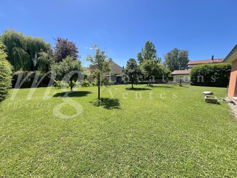 SUPERBE MAISON INDIVIDUELLE DE 250 m2 hab - RAVISSANT JARDIN CLOTUREE - ARBORISE - ET CALME DE 1100 m2 (1)