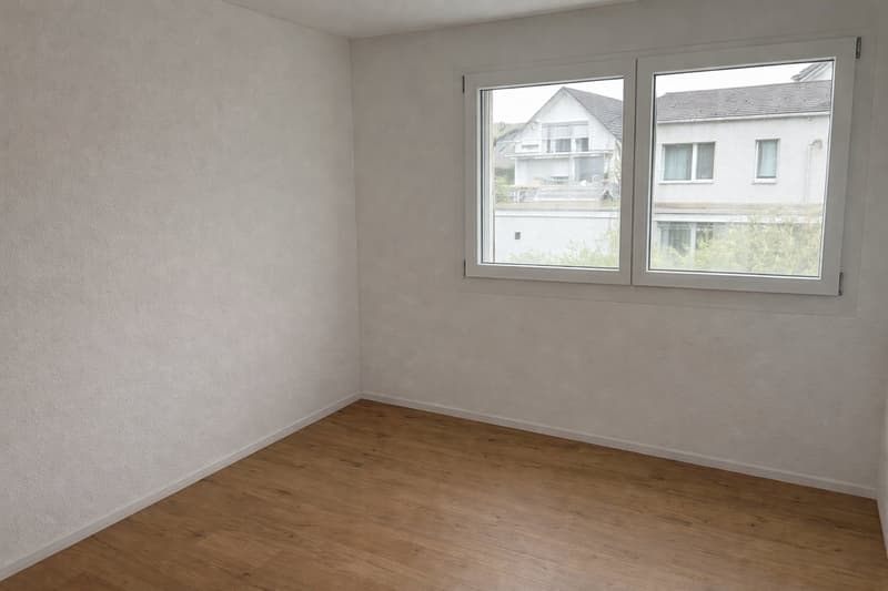 Moderne 4.5-Zimmer-Wohnung mit zwei Balkonen in Fahrwangen (7)