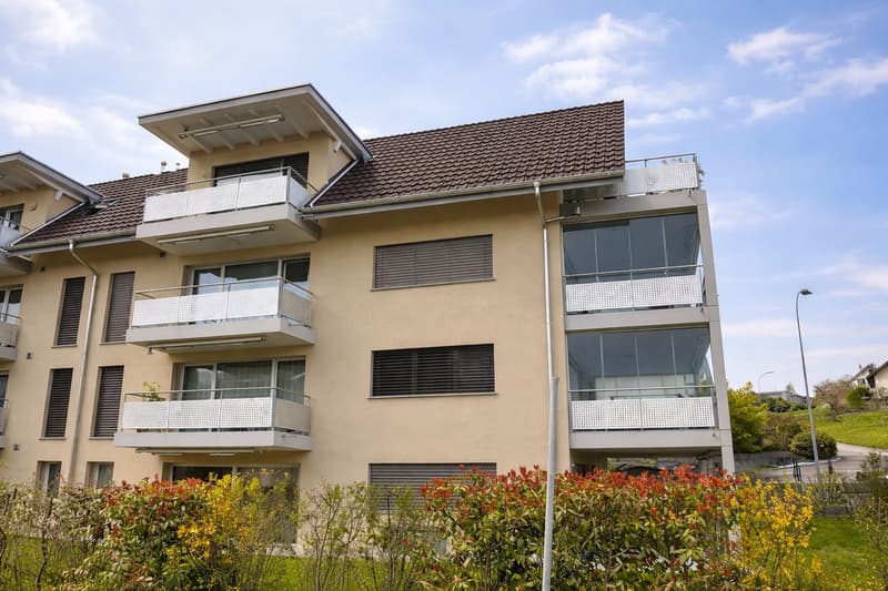Moderne 4.5-Zimmer-Wohnung mit zwei Balkonen in Fahrwangen (2)