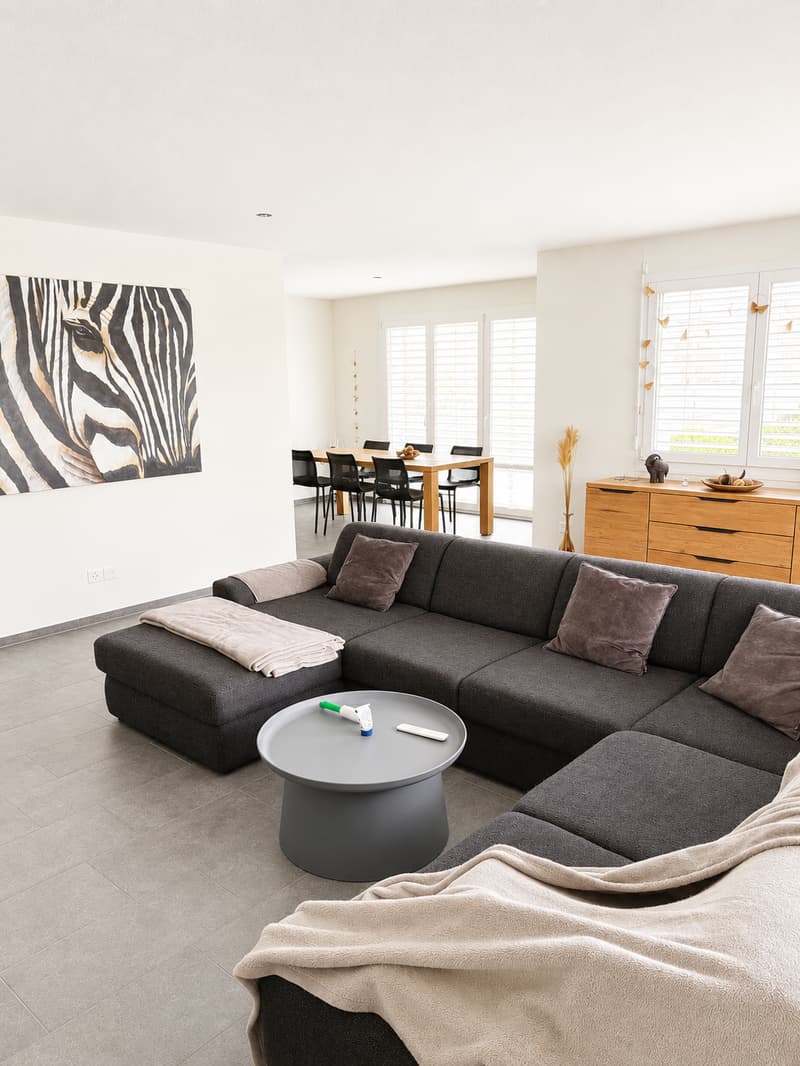 Bright 4.5-room apartment with balcony and garage in Oftringen (5)