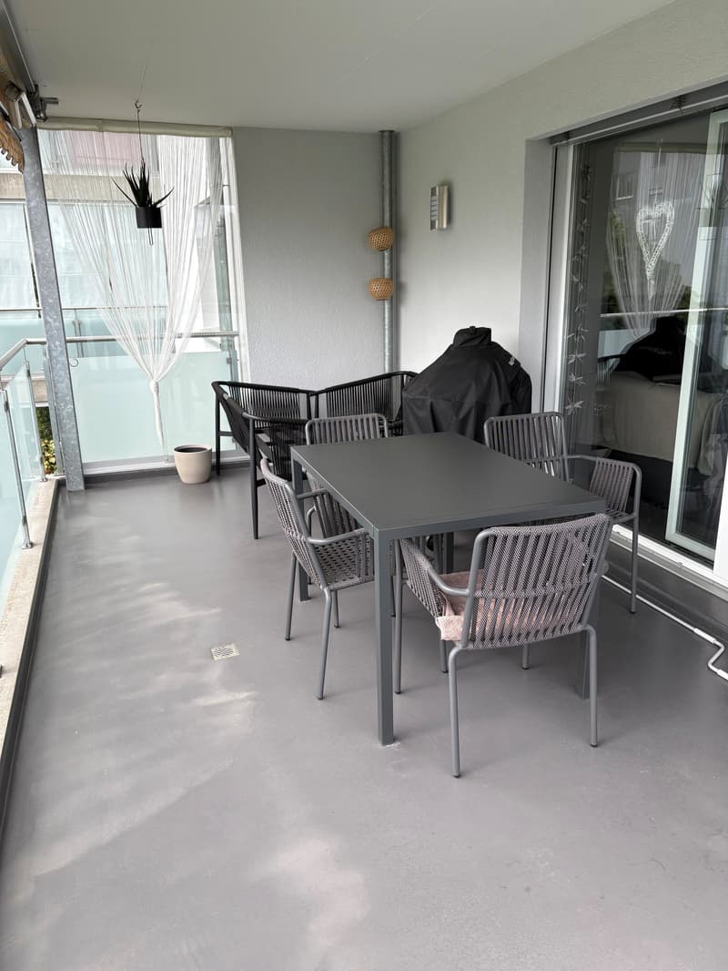 Bright 4.5-room apartment with balcony and garage in Oftringen (9)