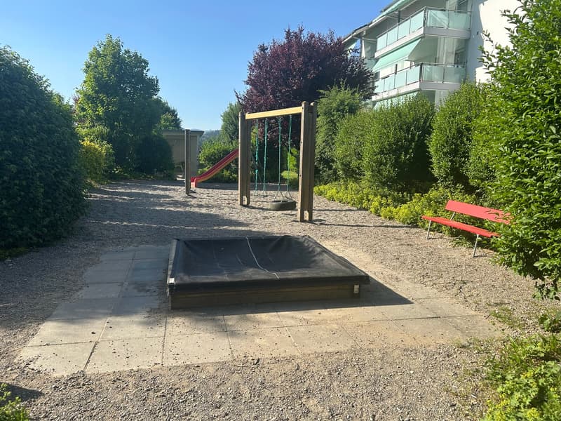 Bright 4.5-room apartment with balcony and garage in Oftringen (10)