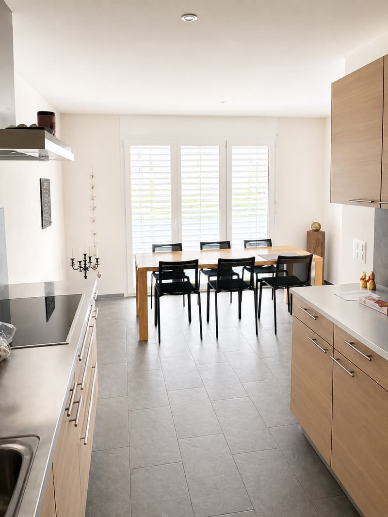 Bright 4.5-room apartment with balcony and garage in Oftringen (3)