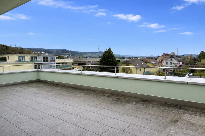 Appartamento in mansarda di 3,5 locali con terrazza di 93 m² e vista panoramica (7)