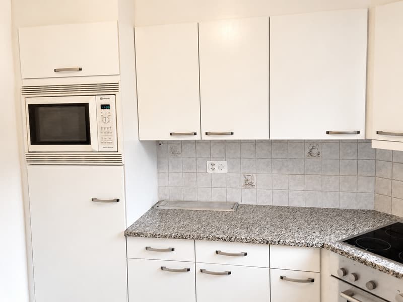 Appartement calme de 4 pièces au rez-de-chaussée avec espace de séjour spacieux (5)