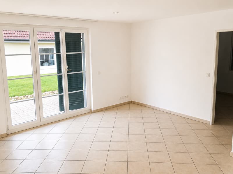 Appartement calme de 4 pièces au rez-de-chaussée avec espace de séjour spacieux (3)