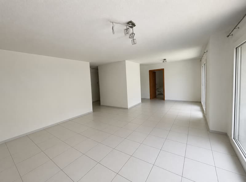 Appartement en rez-de-chaussée de 4,5 pièces lumineux avec espace de jardin (5)