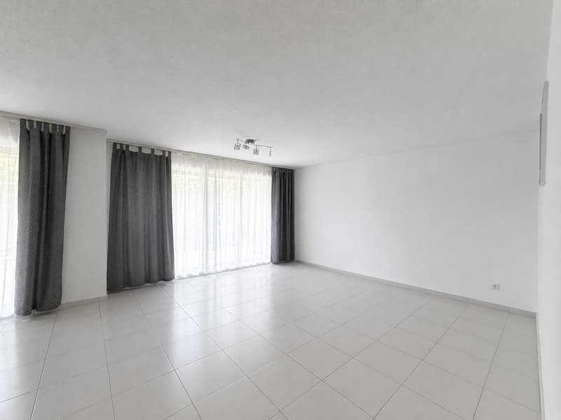 Appartement en rez-de-chaussée de 4,5 pièces lumineux avec espace de jardin (4)