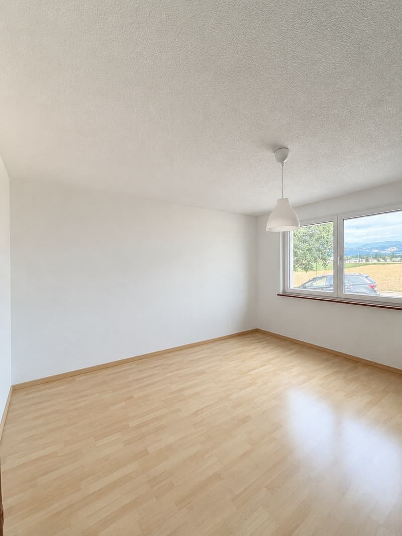 Appartement en rez-de-chaussée de 4,5 pièces lumineux avec espace de jardin (8)