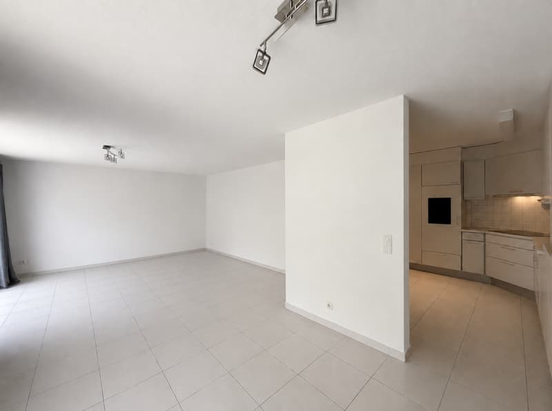 Appartement en rez-de-chaussée de 4,5 pièces lumineux avec espace de jardin (6)