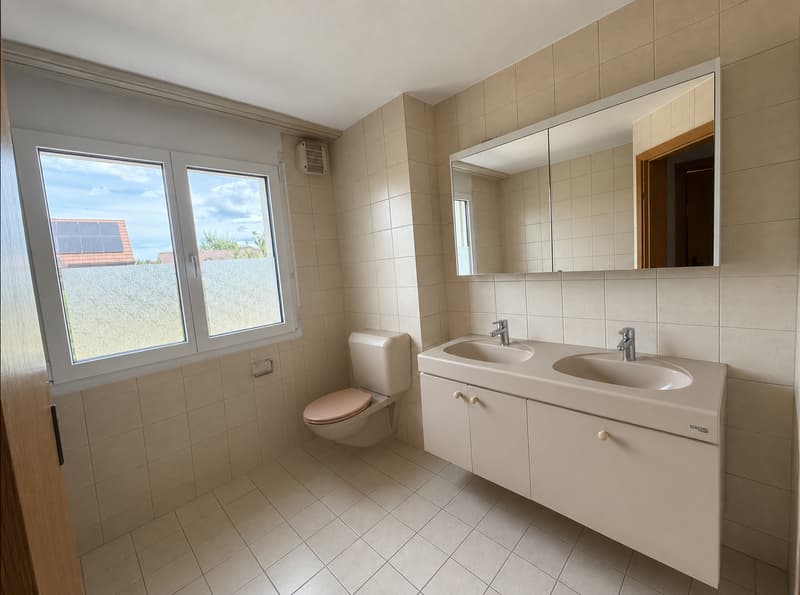 Appartement en rez-de-chaussée de 4,5 pièces lumineux avec espace de jardin (11)