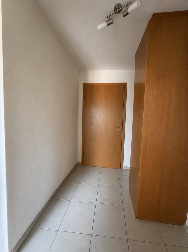 Appartement en rez-de-chaussée de 3,5 pièces lumineux avec espace de jardin (2)