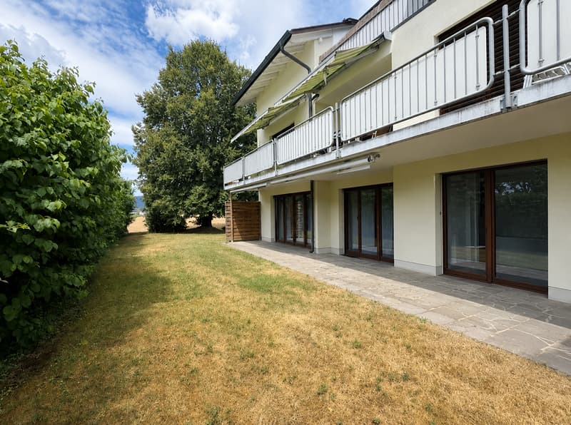 Appartement en rez-de-chaussée de 3,5 pièces lumineux avec espace de jardin (12)