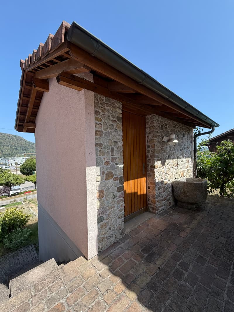 Grosszügiges 4½-Zimmer-Einfamilienhaus mit separater 1½-Zimmer-Einliegerwohnung (11)