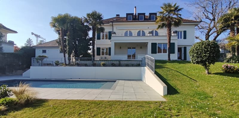 Maestosa villa di 9 locali con accesso privato al lago (1)