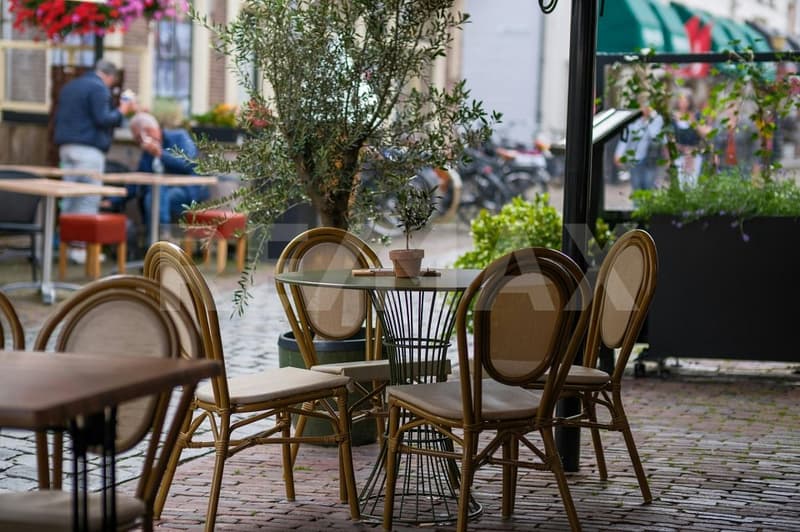 Opportunité rare à Fribourg : Café, Lounge & Restaurant clé en main (4)