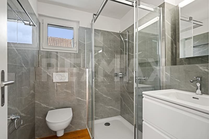 Casa unifamiliare moderna a Münchenwiler / Murten (9)