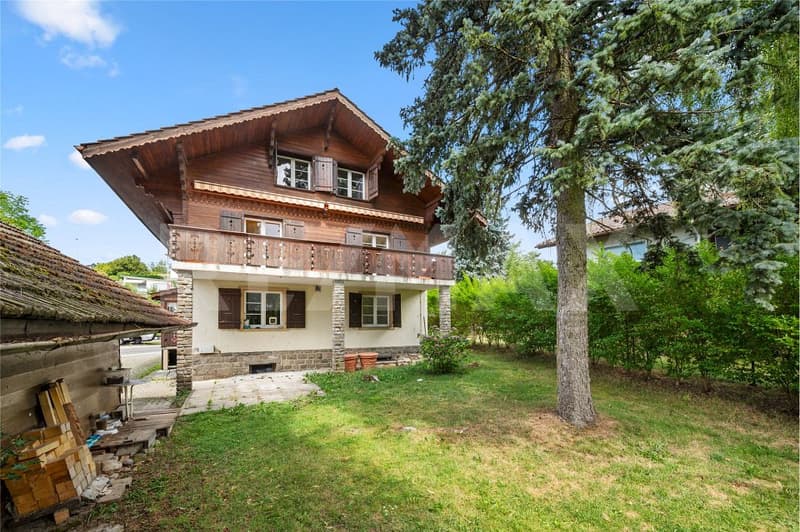 Magnifique grand chalet offrant un grand potentiel au cur de Giffers (6)