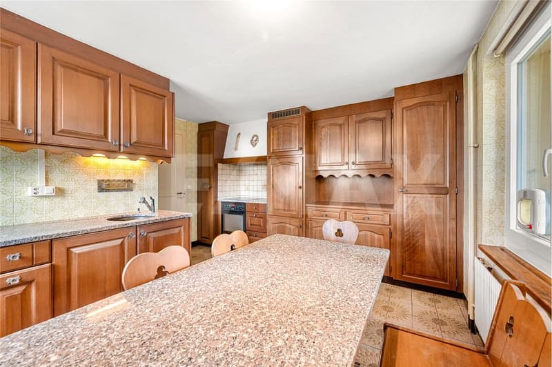 Magnifique grand chalet offrant un grand potentiel au cur de Giffers (13)