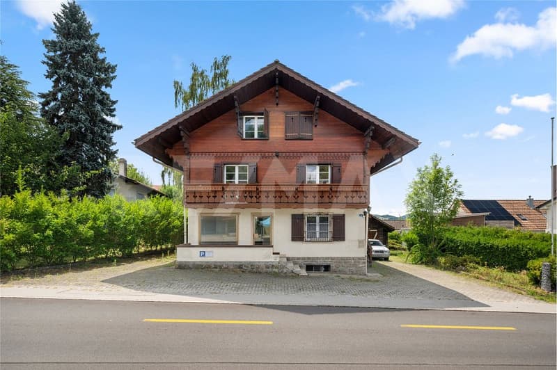 Magnifique grand chalet offrant un grand potentiel au cur de Giffers (3)