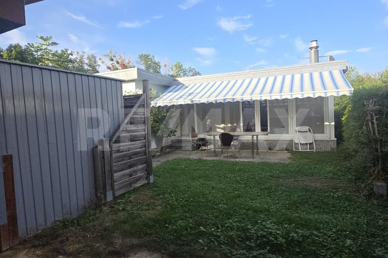 Grand chalet au bord du lac de Neuchâtel, sur un terrain en pleine propriété, pour toute l'année (3)
